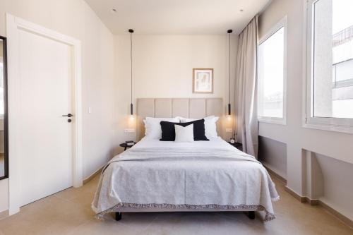 Luxury Apartments in Plaka by UPSTREET - image 2