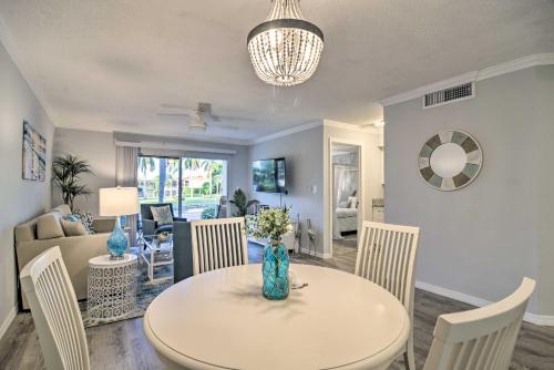 St Pete Condo with Patio and Pool about 2 Mi to Beach in St Petersburg, USA