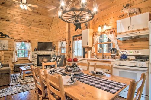 Rustic Rothbury Cabin with Resort Amenity Access!