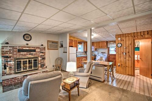 National City Cottage with Patio, Steps to Lake! in National City, USA