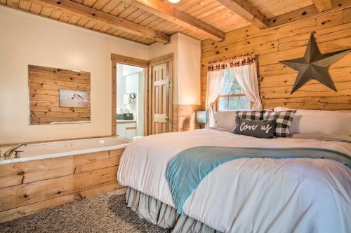 Rustic Rothbury Cabin with Resort Amenity Access!