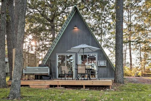 Cozy Toledo Bend A-Frame with Waterfront Views!