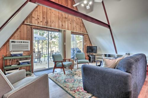 Cozy Toledo Bend A-Frame with Waterfront Views!