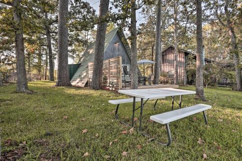 Cozy Toledo Bend A-Frame with Waterfront Views!