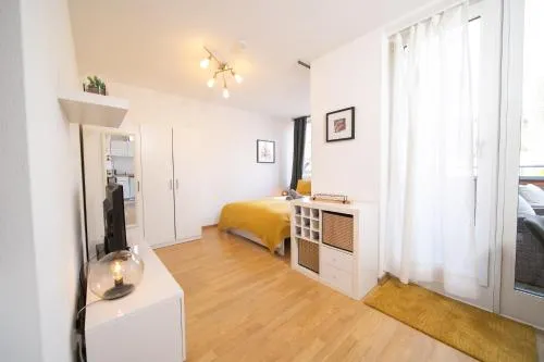 Studio Shiny - Zentral mit Balkon - Messe - Küche in Neuss, Deutschland