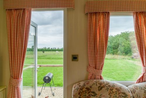 Toad Hall, Self Catering, Sleeps Four - Apartment - Southam