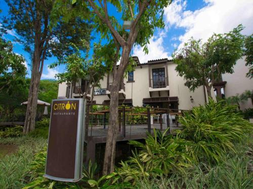 Colorfully decorated 3rd-floor unit overlooking pool at Pacifico in Coco