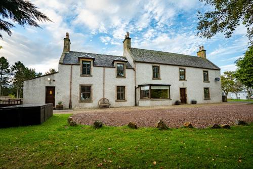 The Farmhouse, 6 bed property, Forres