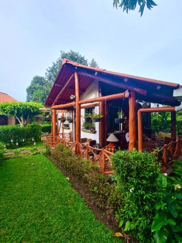 Patogumai, Casa Heidi, Apaneca in Apaneca