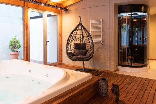 Hot tub, Hotel Crans Montana in San Carlos de Bariloche