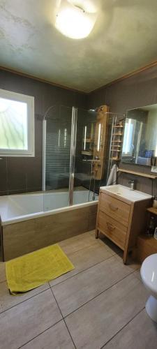 Nice house with BALCONY and GARDEN near AVIGNON