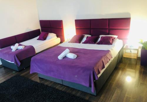 Exterior view of Harmonica Studio