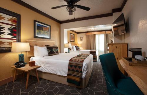 Deluxe Double Room (2 Adults + 1 Child)