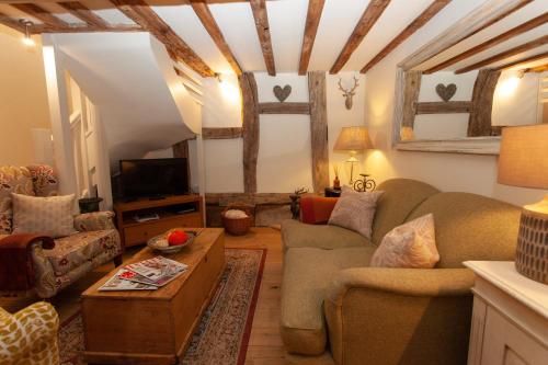Popfosters Barn - image 13