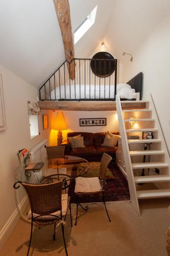 Popfosters Barn - image 7