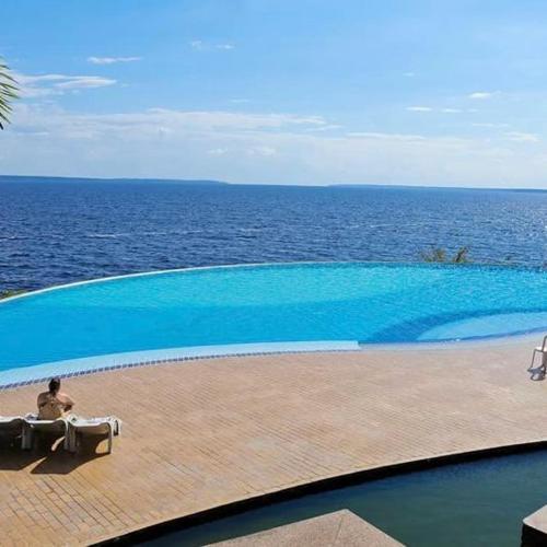 Apartamento com varanda, Hotel tropical