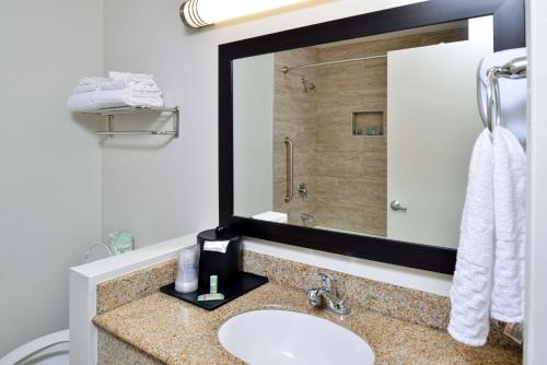 Best Western Kettleman City Inn & Suites