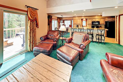 Creekside Cabins in Vail, USA