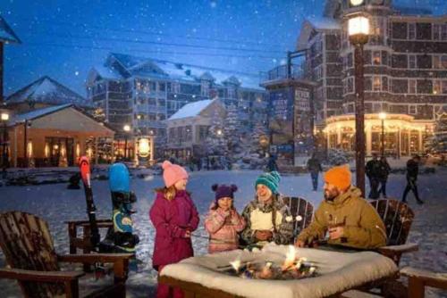 *APRES SKI LODGE, SKI IN-SKI OUT, CENTRAL VILLAGE!