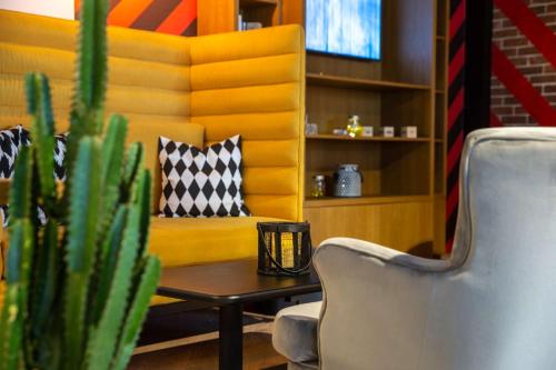 Park Inn by Radisson Poznan - image 4