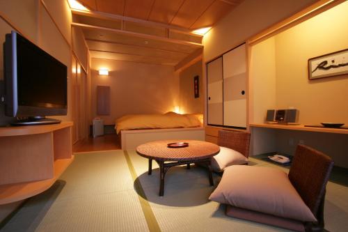 Deluxe Room with Tatami Area and Open-Air Bath
