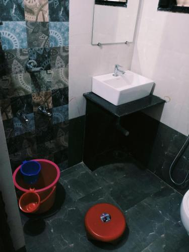 Anand P G hostel males only – Nagpur, OH