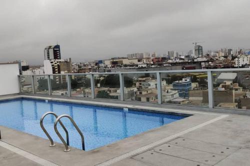 Hermoso apartamento de estreno con piscina