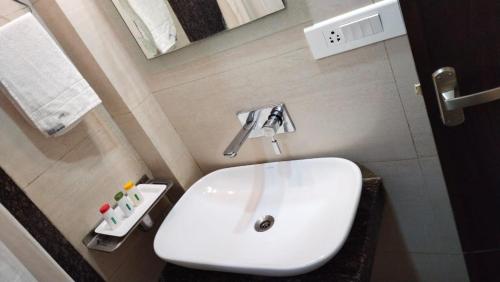 Deluxe Double Room (Free early check in at 8am) image 9