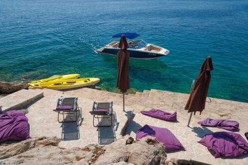 Villa - Beach Front