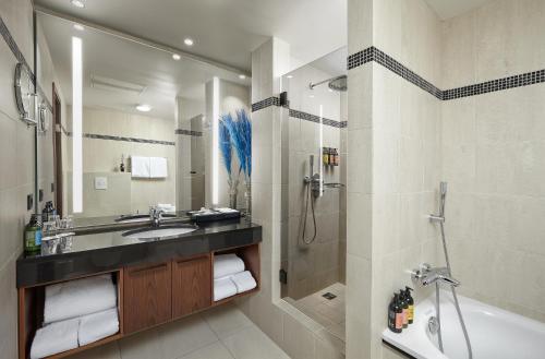 room detail thumbnail 2