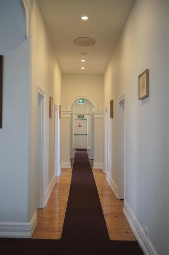 雷伊酒店 The Wray Hotel