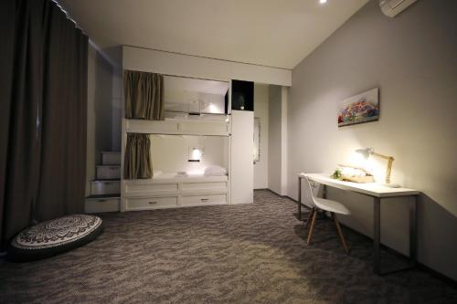 Downtown Boutique Hostel - image 9