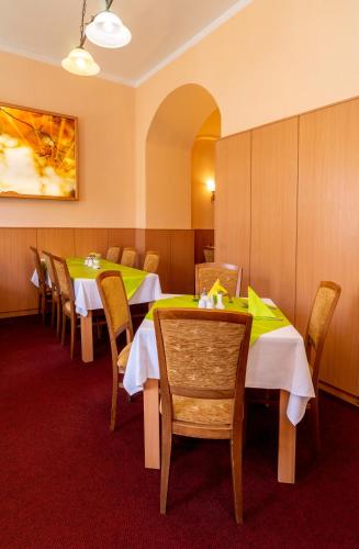 Hotel Paris - image 4