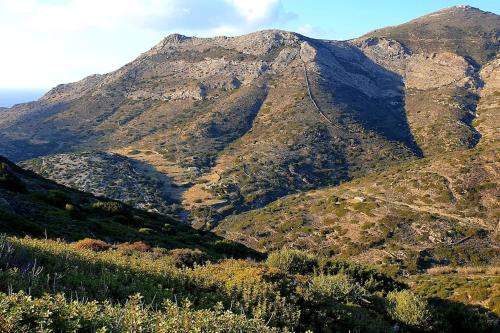 Traditional stone house 1bedroom, sea view, Syros