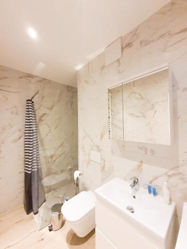 Studio Apartment image 8
