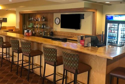 Days Inn & Suites by Wyndham Sutton Flatwoods in Sutton, USA