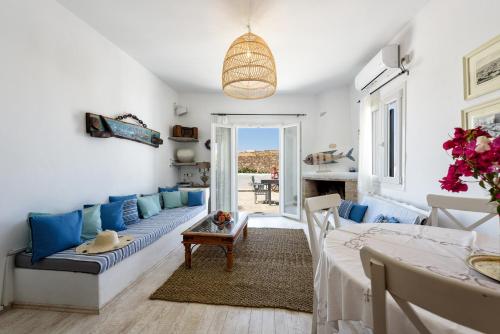 Hara’s Villa in Naousa , Paros