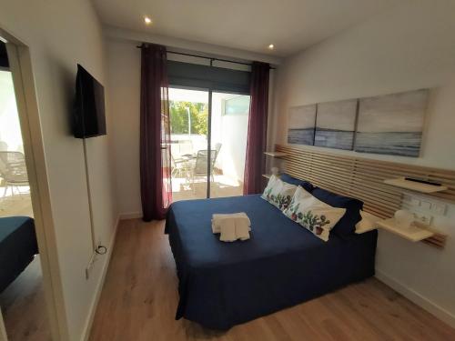 One-Bedroom Apartment image 6