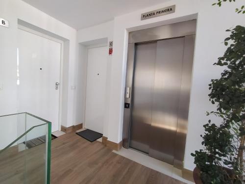 One-Bedroom Apartment image 1