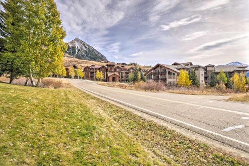 Cozy Crested Butte Condo 50 Yards from Ski Lift!