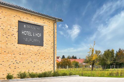 PRIMA Inn HOTEL & HOF NEURUPPIN - digitales & rezeptionsloses Motel