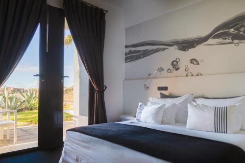 326918664 Farol Hotel