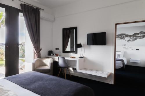326920889 Farol Hotel