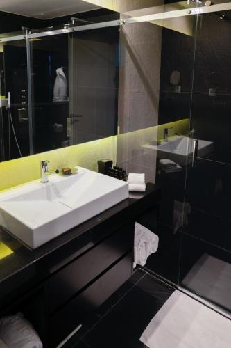 326922365 Farol Hotel