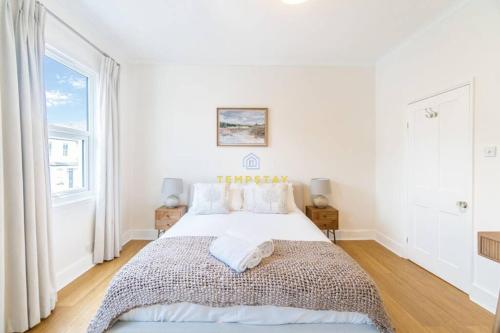 STYLISH 3 BED COTTAGE, WALK 2 ALL SIGHTS & HIGH ST, Виндзор (фото 3)