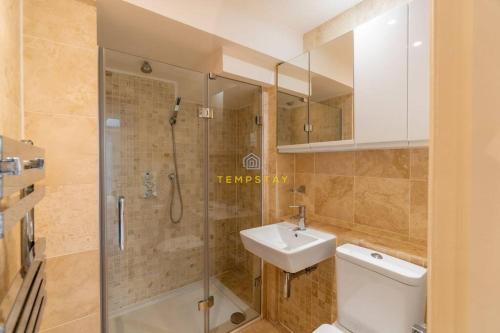 STYLISH 3 BED COTTAGE, WALK 2 ALL SIGHTS & HIGH ST, Виндзор (фото 6)