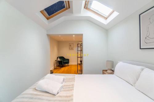 STYLISH 3 BED COTTAGE, WALK 2 ALL SIGHTS & HIGH ST, Виндзор (фото 10)