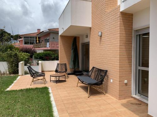 Holidays in paradise in house with garden, Estoril gîte à louer Ponta da Rana