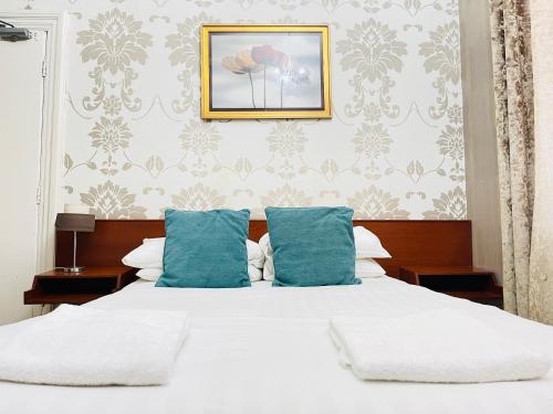 Trivelles Park Hotel - image 13