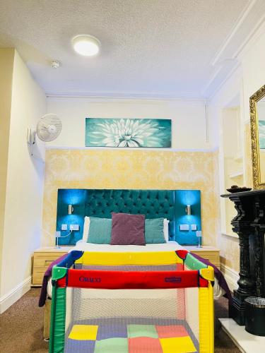 Trivelles Park Hotel - image 9